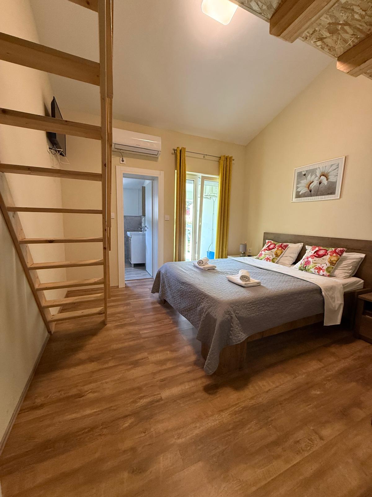 Family Room – image 1